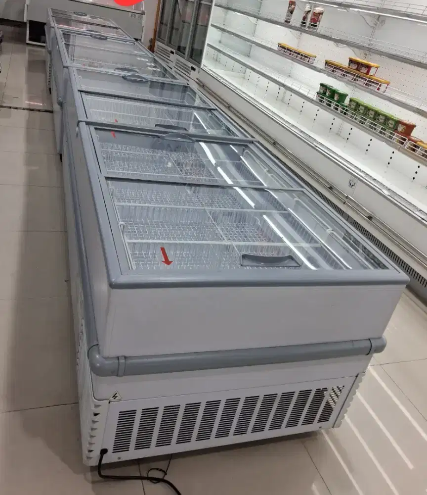 Jual  cepat dan murah freezer borongan  3 pcs merek GEA