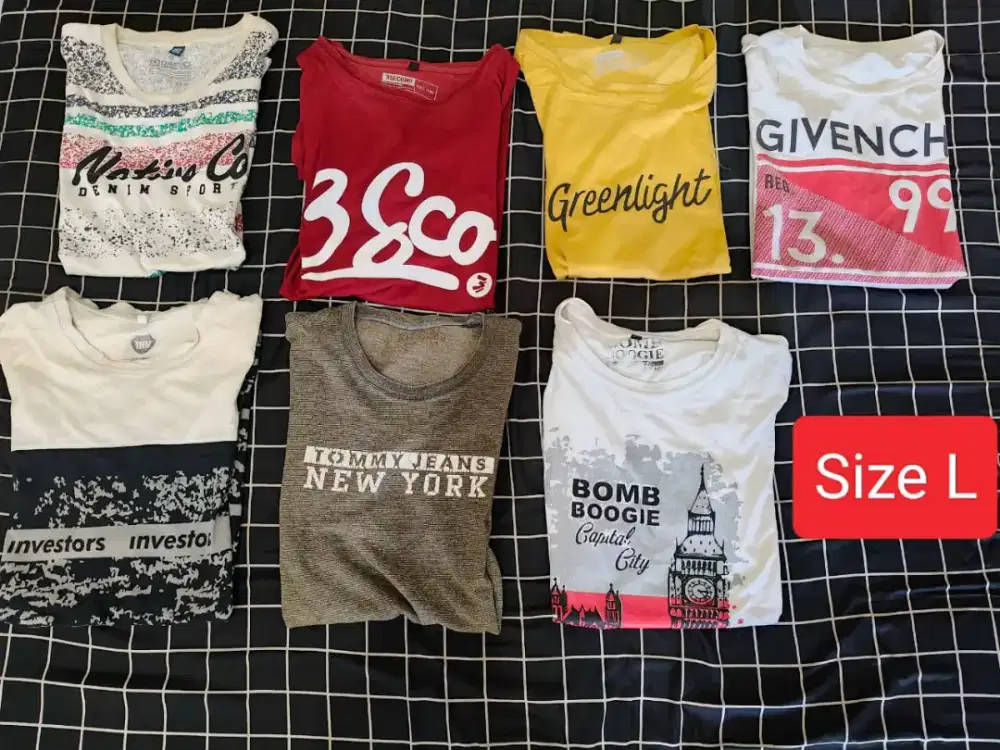Kaos pria masih bagus dan terawat  jarang pake