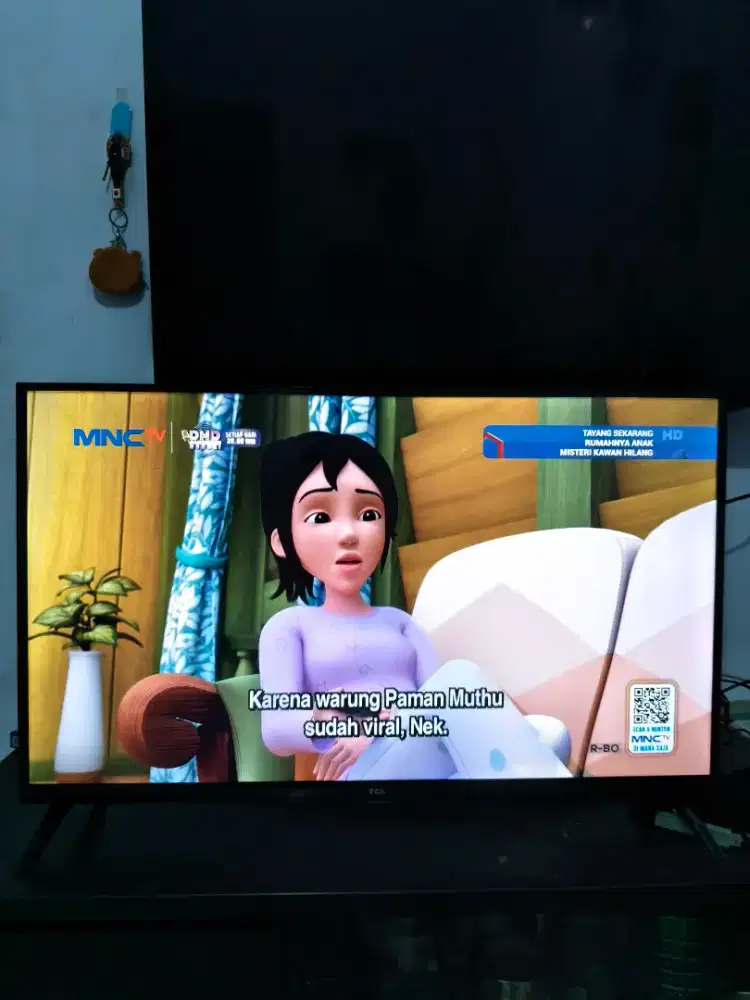 Tcl qled smart TV 32 inch