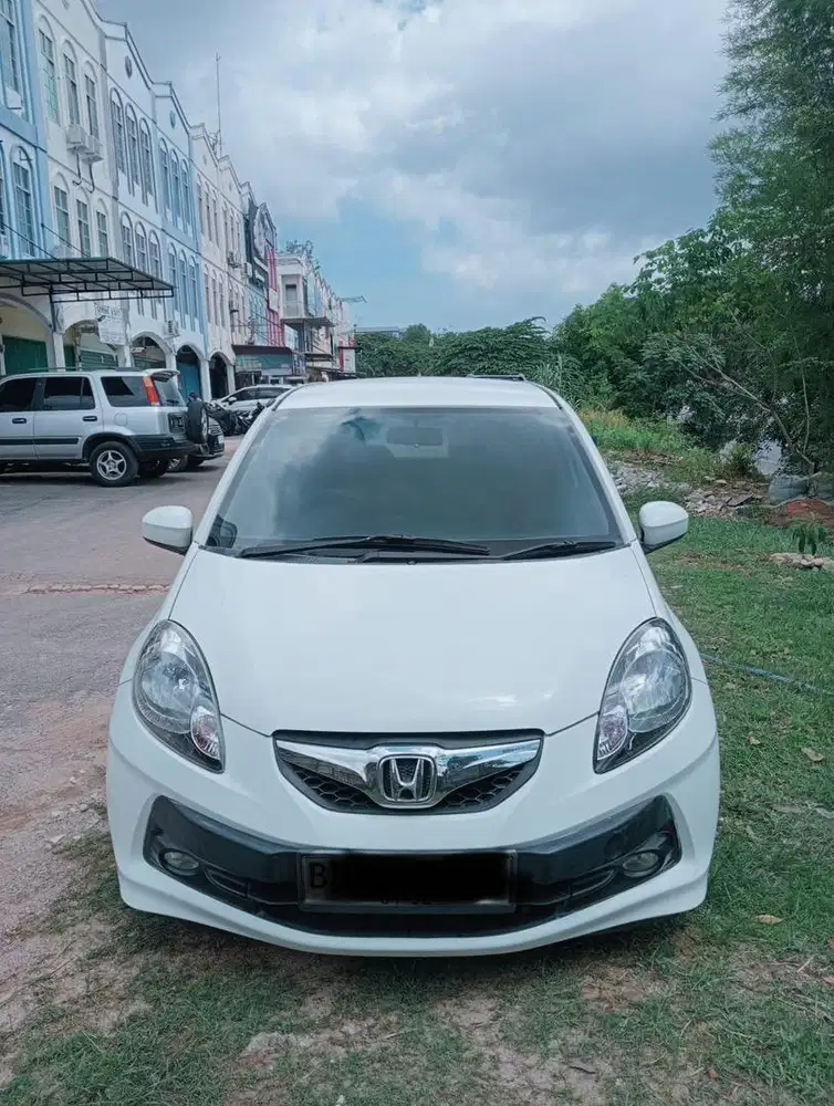 JUAL MOBIL HONDA BRIO E 2014
