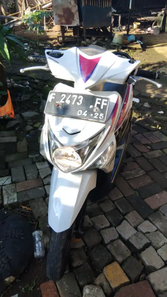 beat pop 2015 like new