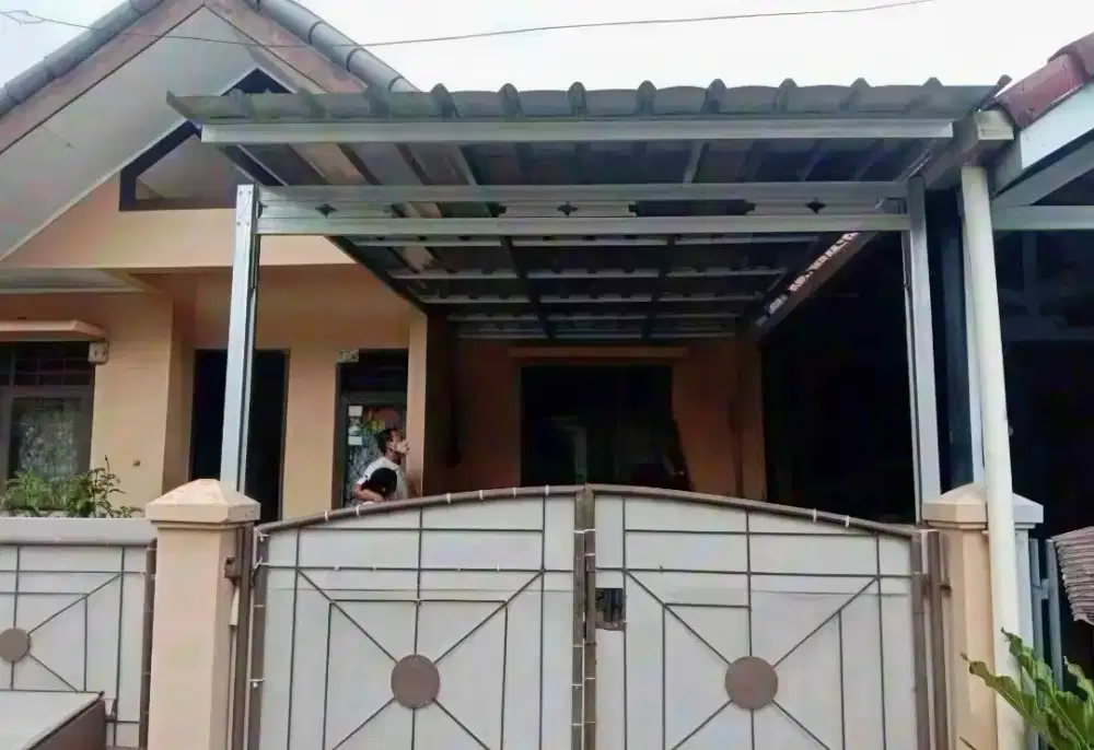 Kanopi baja ringan dan garasi