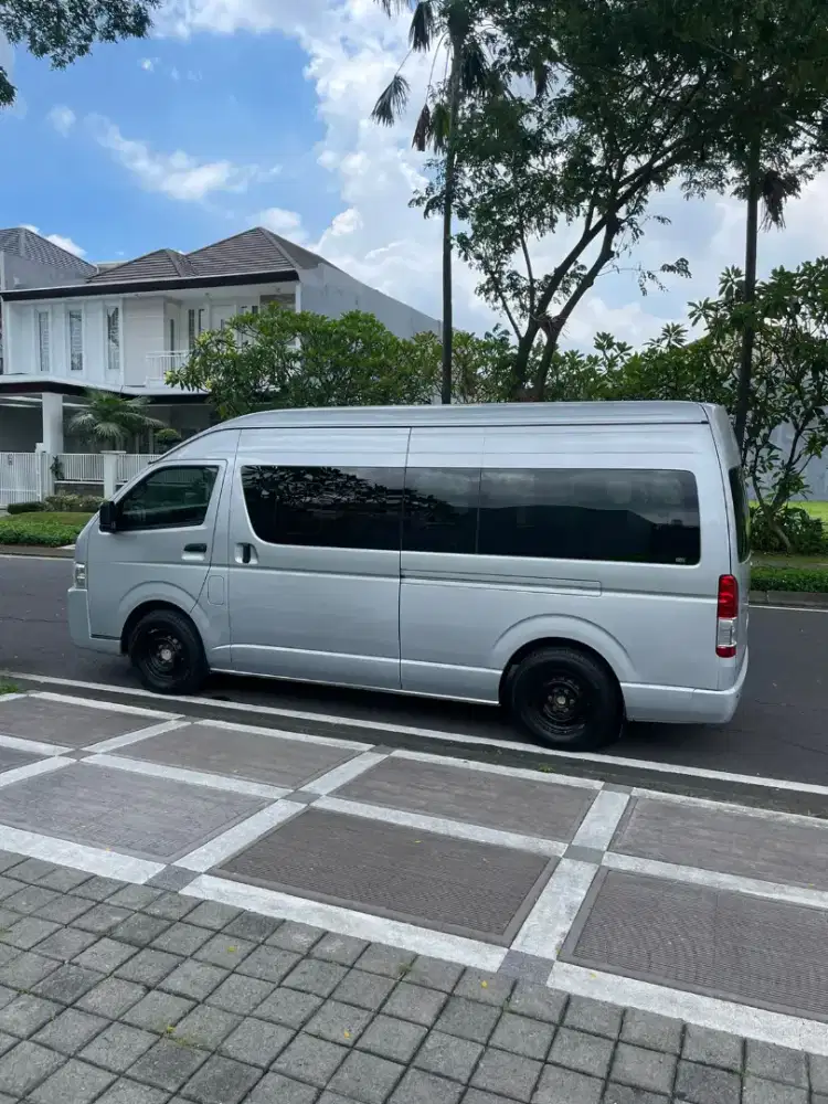 Low Km! New Hiace Commuter 2023 B Jakarta Bagus Original Siap Pakai