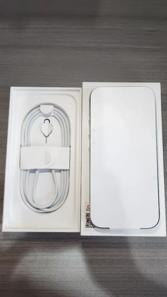 iPhone 17 256GB White Garansi Resmi Mei 2027