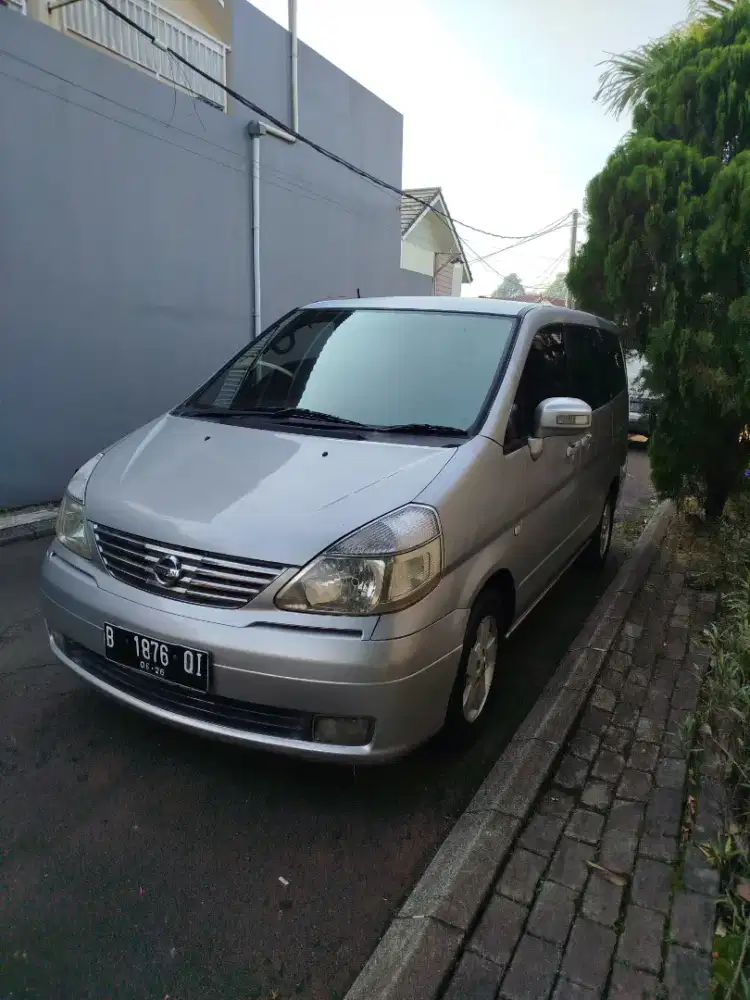 Nissan Serena HWS Metik 2005 sehat Walafiat