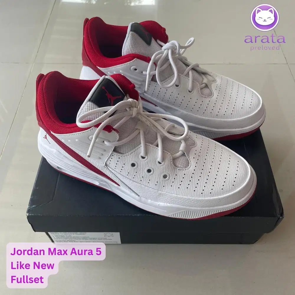 Women’s Jordan Max Aura 5 White/Gym Red-Black - Like New (Authentic)