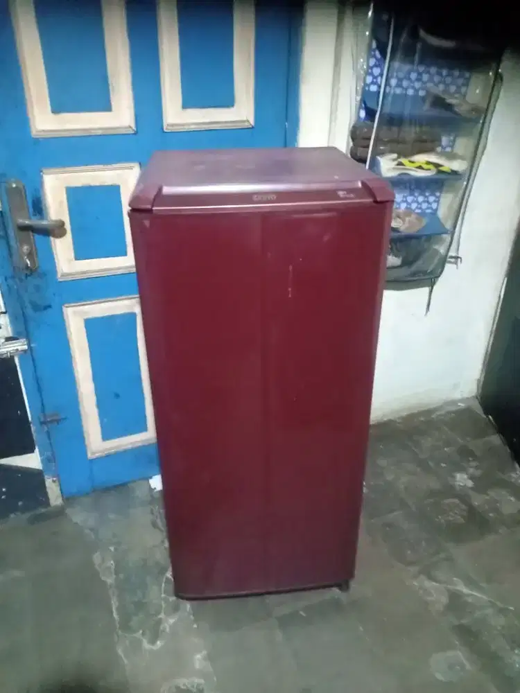 Jual kulkas Sanyo 1 pintu mesin ori,an dingin beku normal bisa diantar