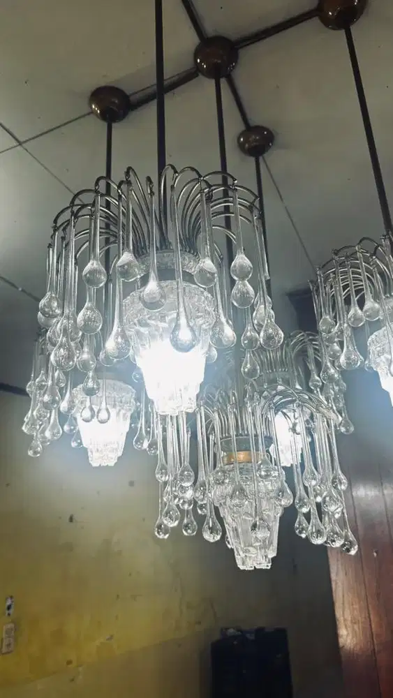 LAMPU KRISTAL KUNO