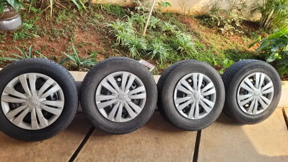 Velg kaleng datsun r13 + ban