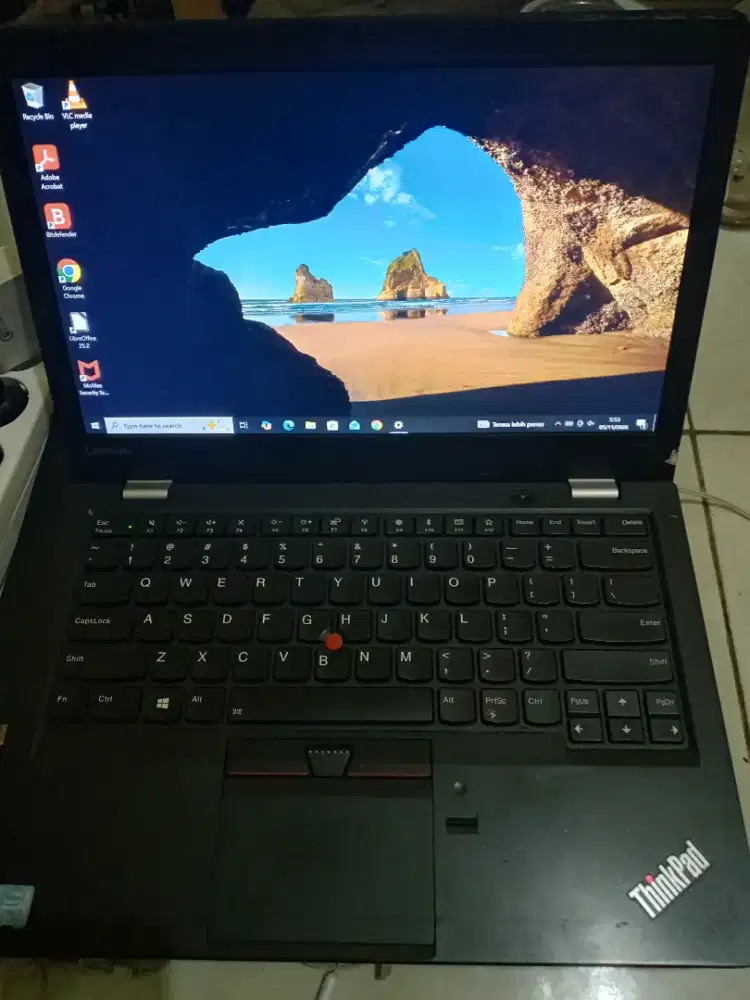 Laptop lenovo thinkpad i5 gen 7 ram 8gb ssd 256gb ngebut