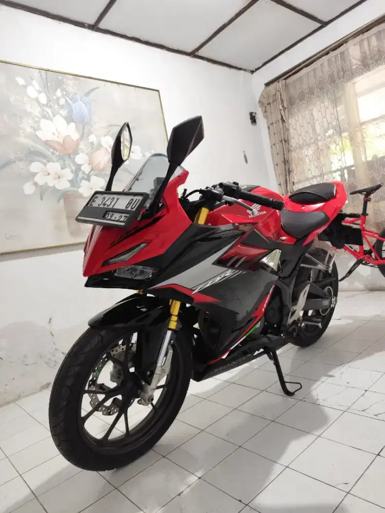 CBR 150R 2023 KM LOW 4RB