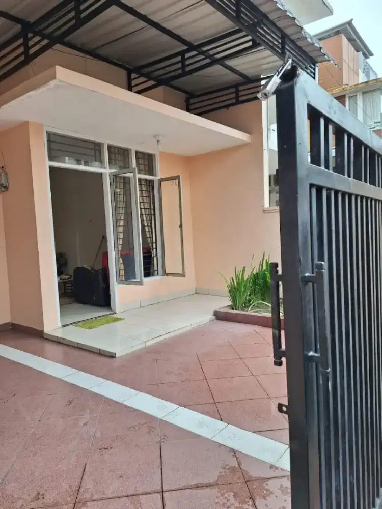 Disewa Rumah di dalam kompleks De Villa 1 jalan sei berantas Medan