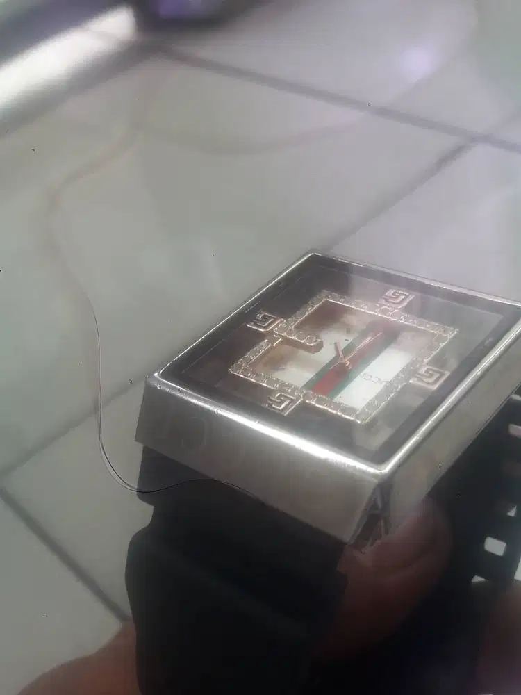 Jam gucci  swiss made normal terawat