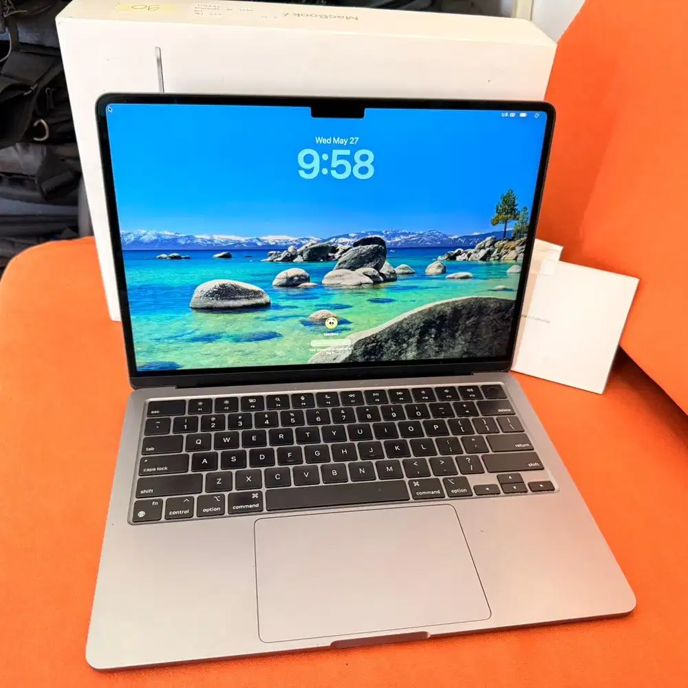 Macbook Air 2022 Core m2 Fullset