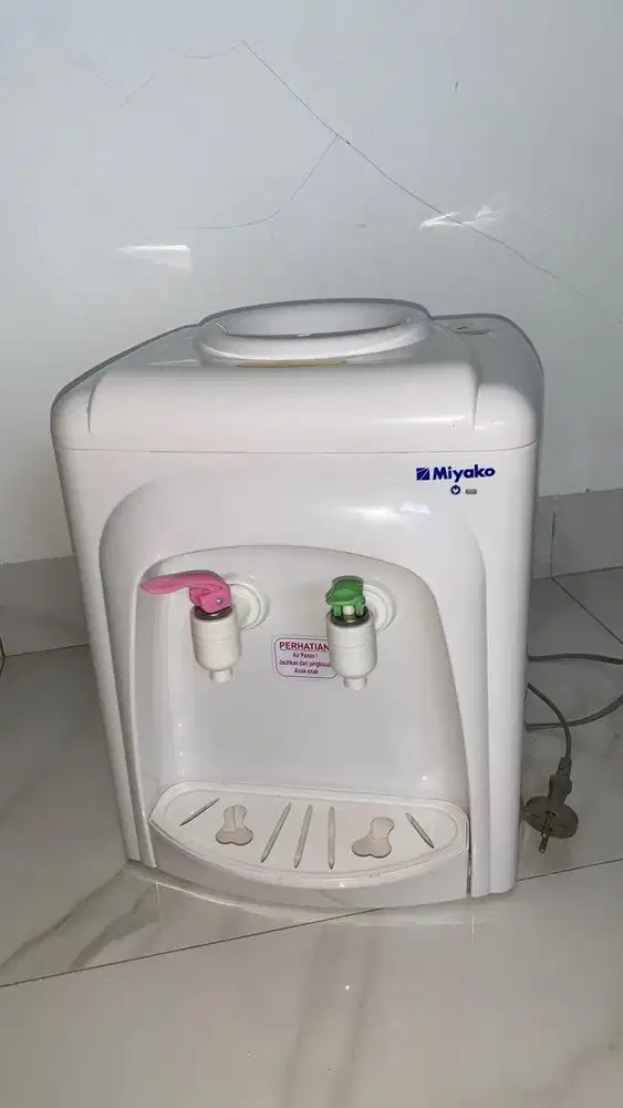 Dispenser Miyako Bekas