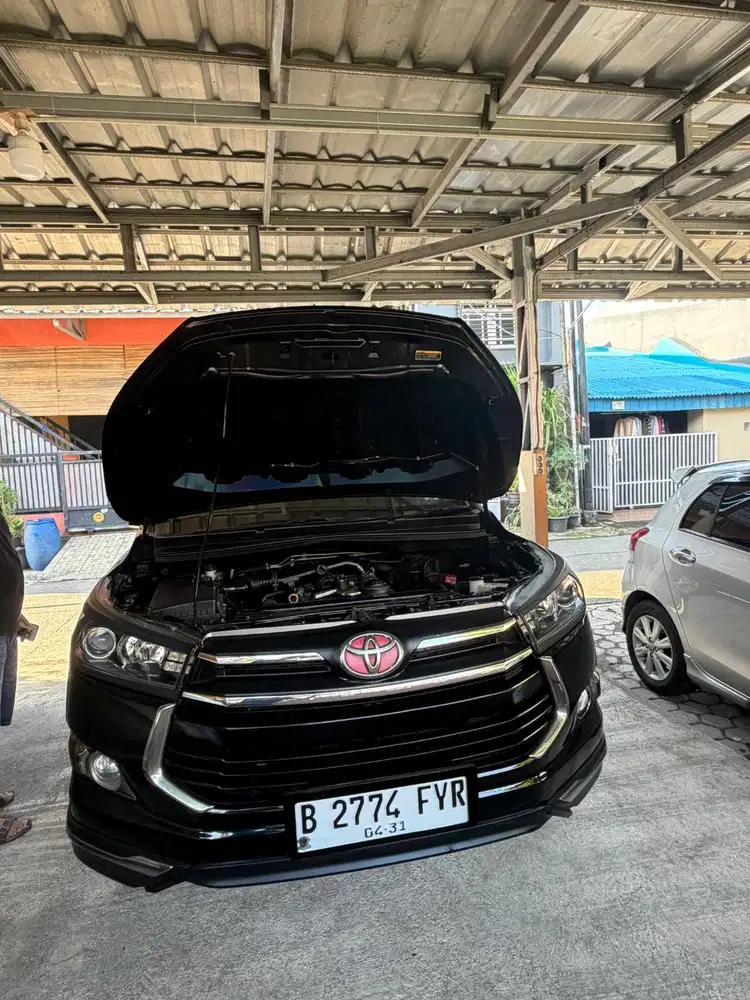 Toyota Kijang Invova Venturer 2016