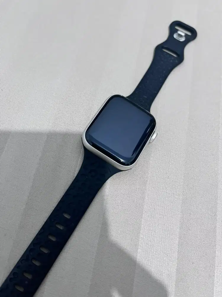 Apple Watch SE Gen 1 40mm Starlight