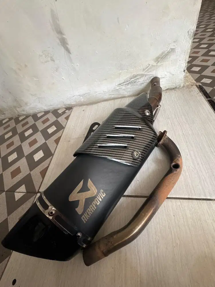 Kenalpot honda adv akrapovic