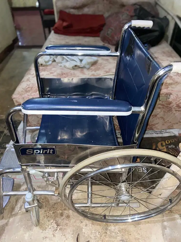Kursi roda , kondisi masih bagus