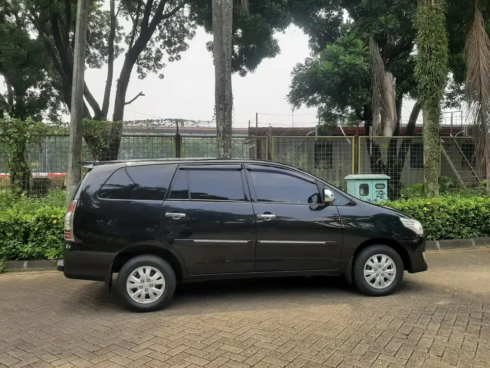 Toyota Kijang Innova 2013 Bensin