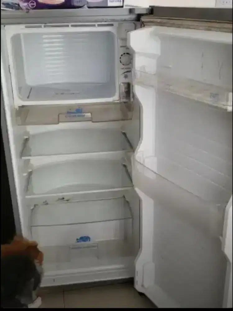 DIJUAL KULKAS BEKAS
