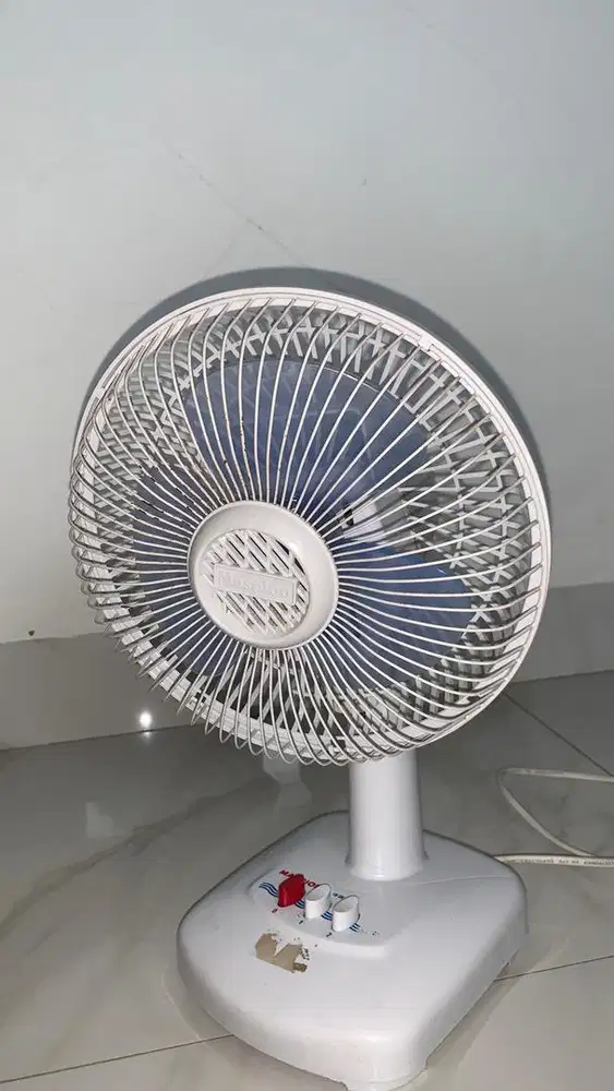 Kipas Angin Miyako Bekas