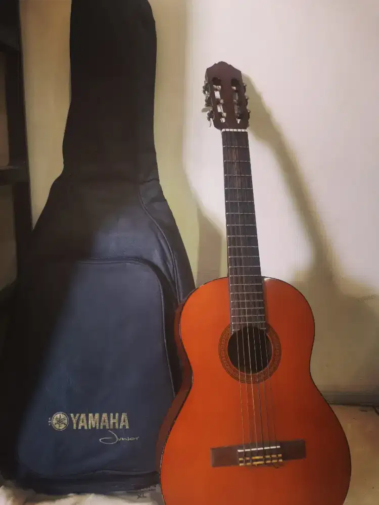Gitar acustik yamaha seri CGS 102A