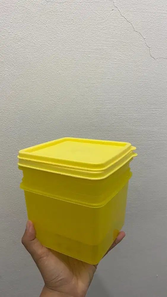 Toples Kuning Bekas (2 pcs)