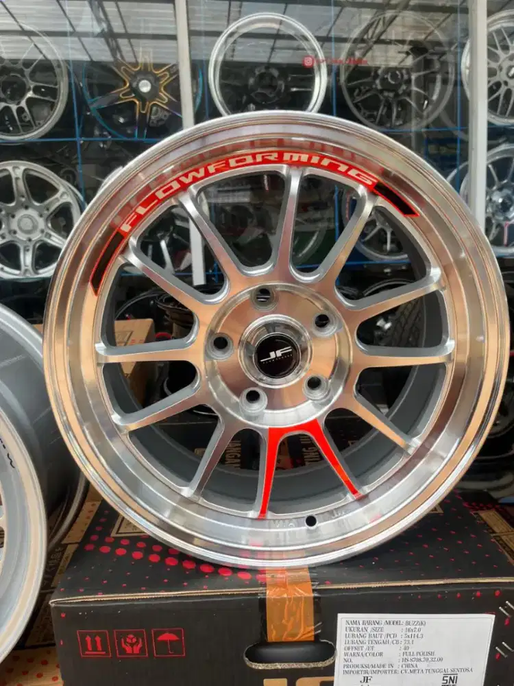 Venom 5 ring 16 lebar 7 pcd 5x114,3 ET 40 ertiga xpander