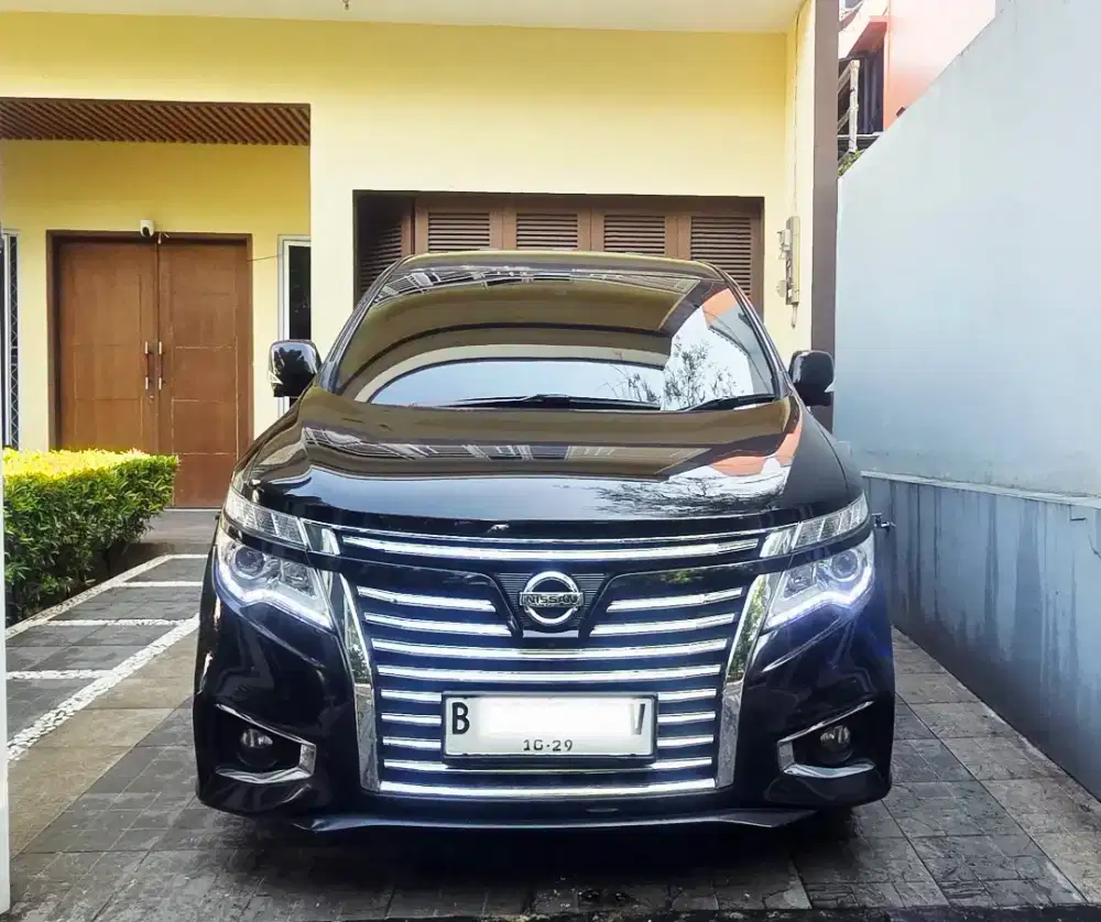 Elgrand HWS 2.5 2014