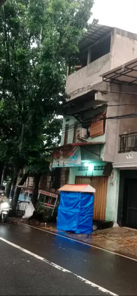 Dijual rumah toko