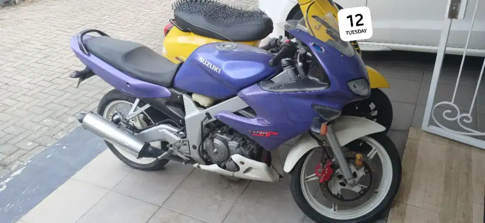 Jual Cepat Suzuki FXR 150 tahun 2001 jual bahan KM asli 20.000an