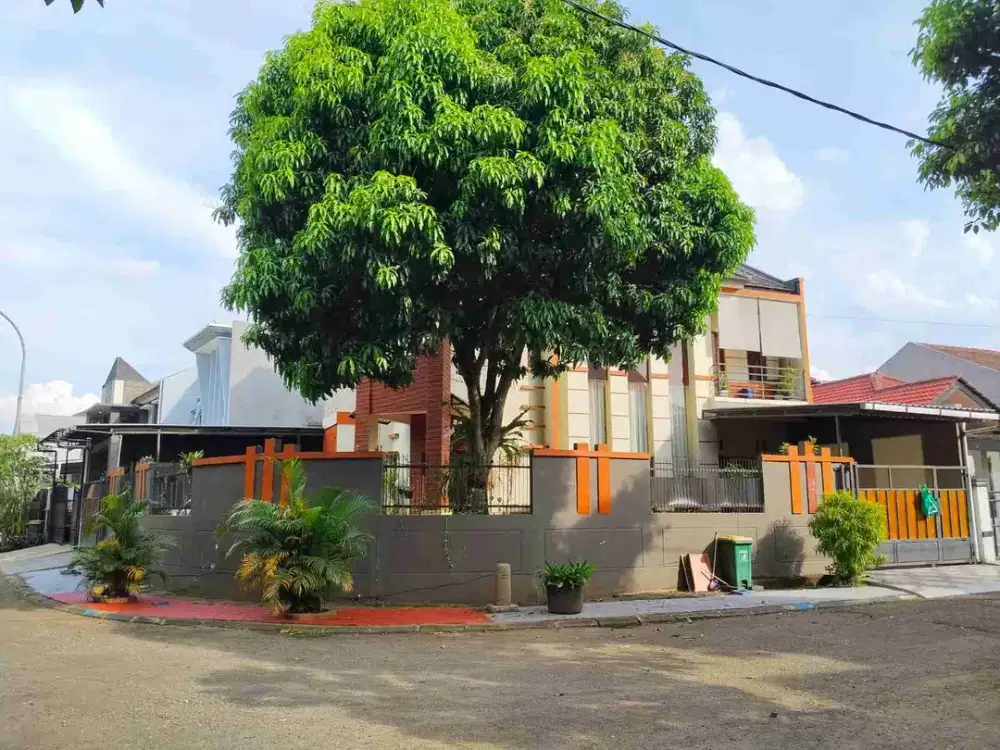 Rumah Hook Luas Tanah 300m Lebar 15 5+1 Kamar BSD Area Kencana Loka Rawabuntu