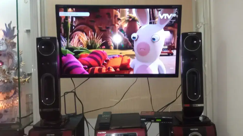 TV POLYTRON CINEMAX 32 ORI+STB & REMOTE+BRACKET MASIH TERPAKAI/ NETT