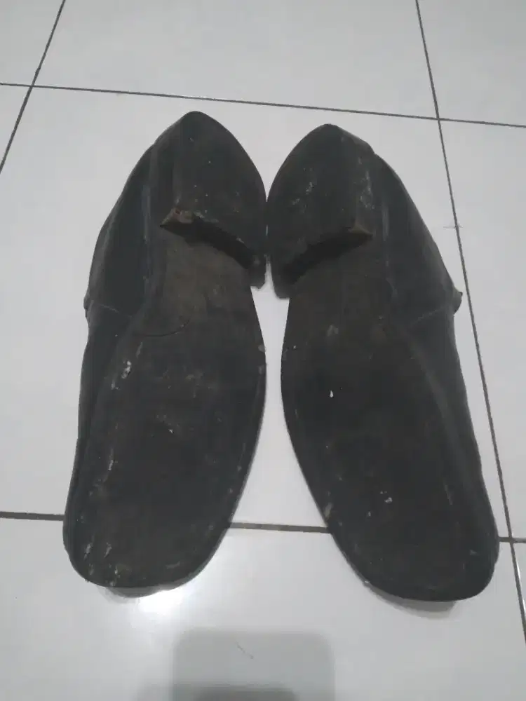 Sepatu pria 45..kulit sapi...masih layak