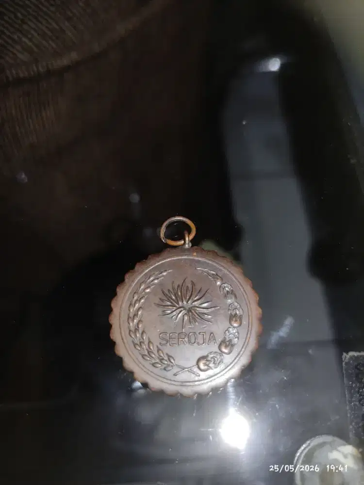 Medali Satyalancana Seroja.