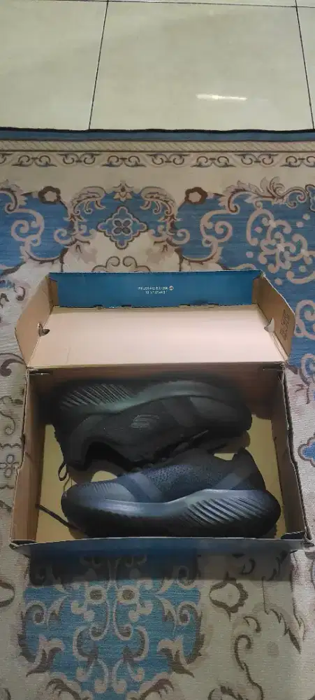 Sepatu skechers memory foam (buat anak anak)