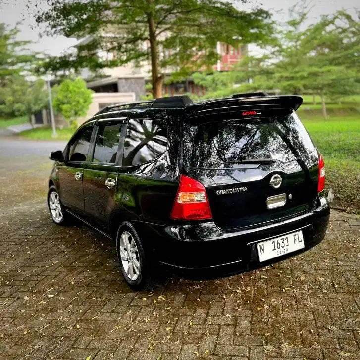 GRAND LIVINA 2012 AUTOMATIC