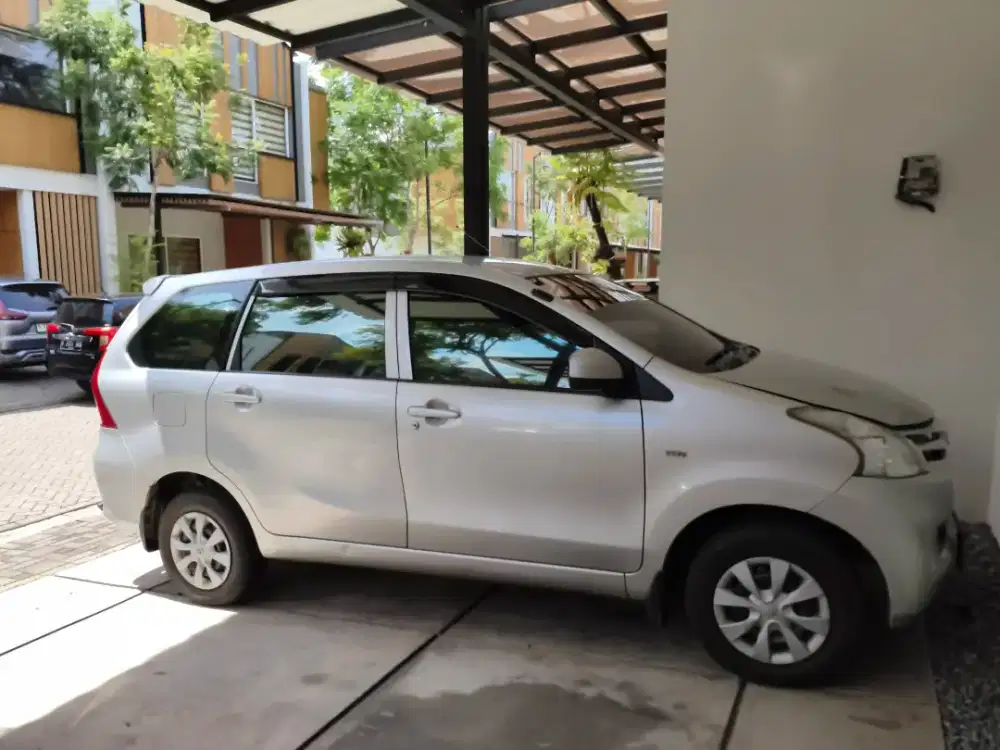 Mobil Avanza kondisi siap pakai, terawat dan tangan pertama