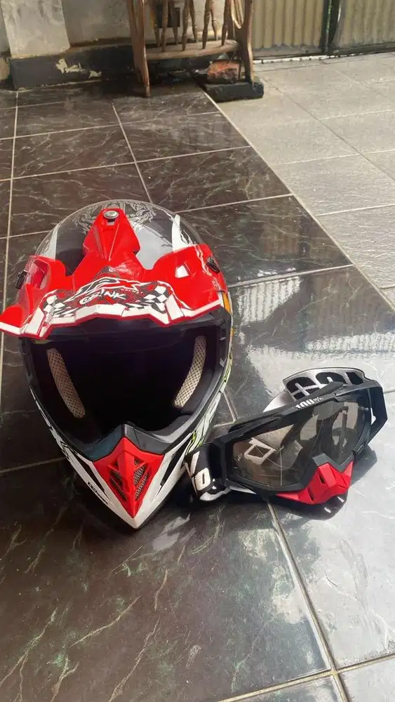 Helm JPX TRAIL size M