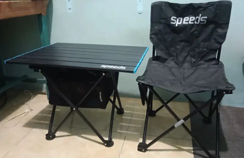 Meja dan kursi lipat portable lengkap sama tas