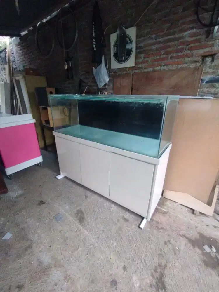 Aquarium jumbo dan meja