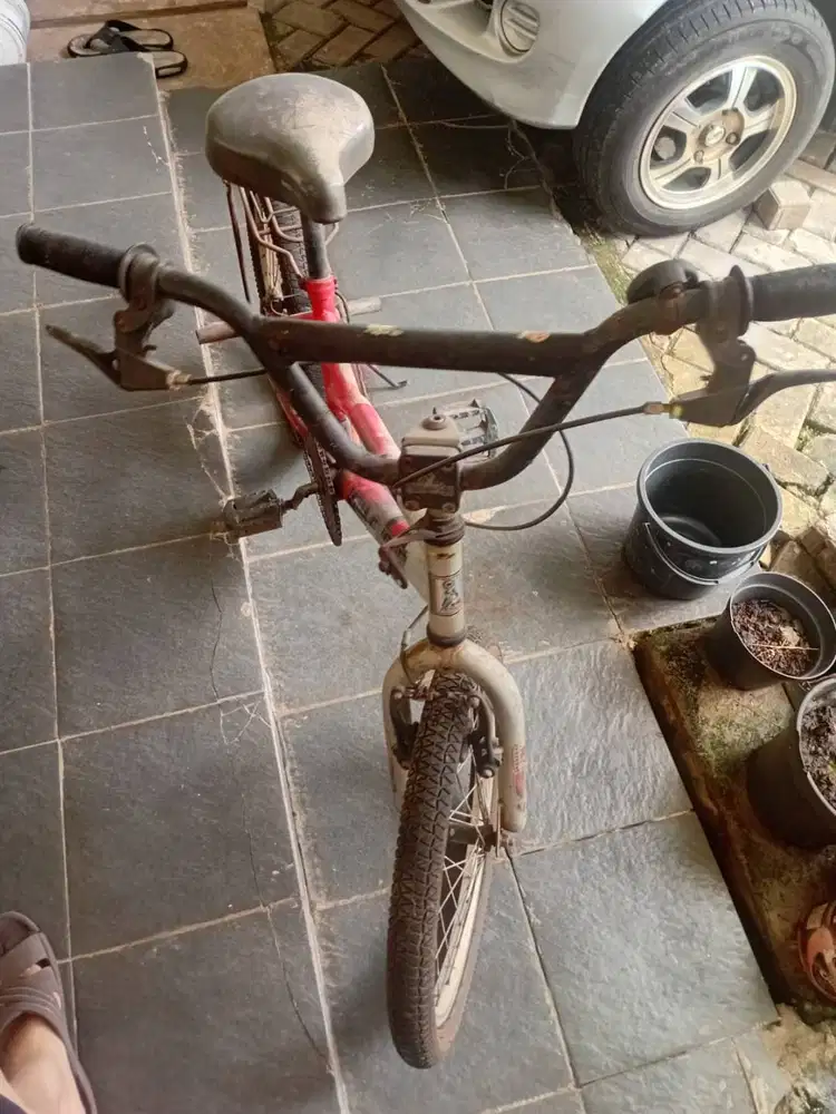 Sepeda bekas model BMX merk Wymcycle uk 16 Inch