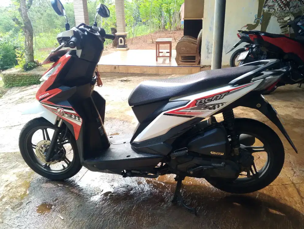 Honda Beat Putih merah 2018