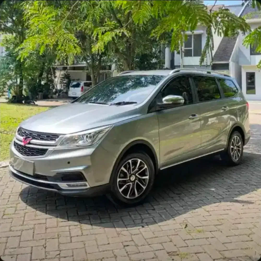 Wuling Cortez S 1.5T Lux adalah MPV keluarga

7 seater