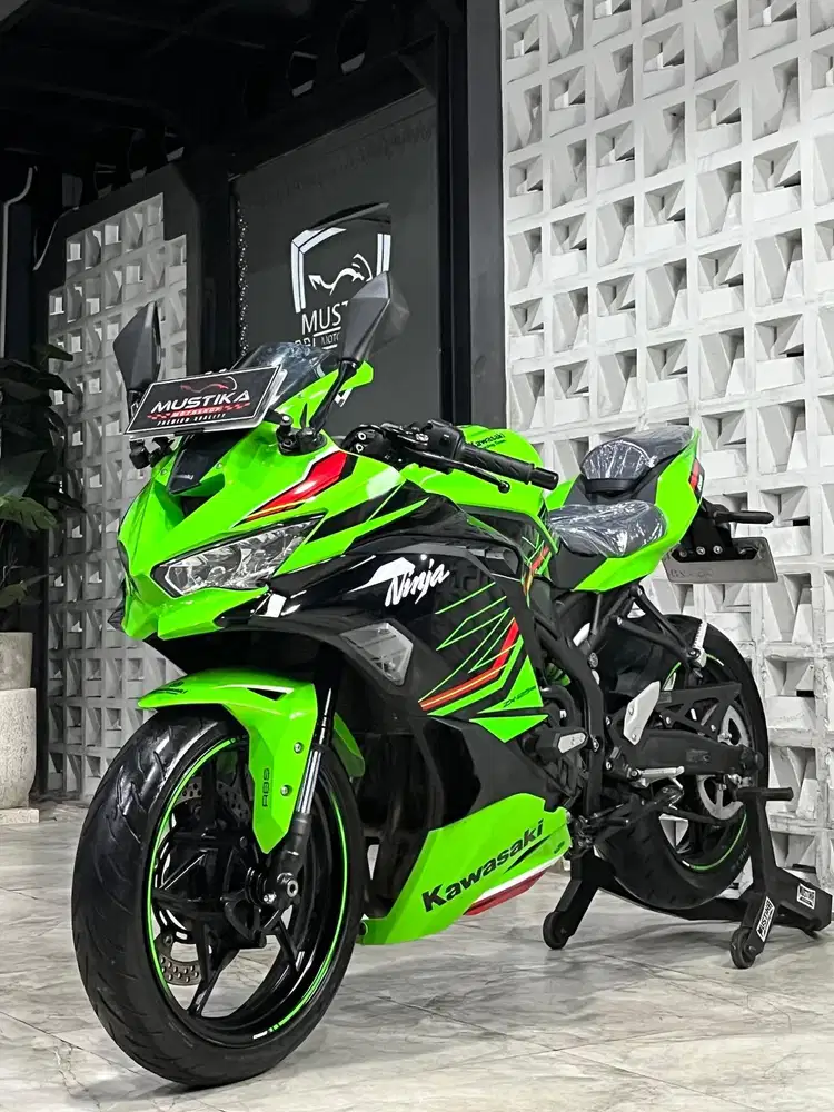 Tipe tertinggi!!Kawasaki ZX25RR 250 ABS QS th 2023 - Ayu Mustika