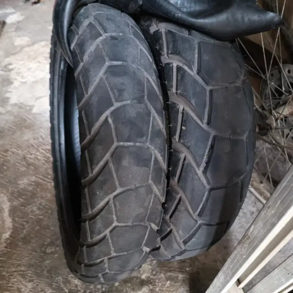 BAN ADV 150 size 110/80 R14 Depan size 130/70 R13 Belakang