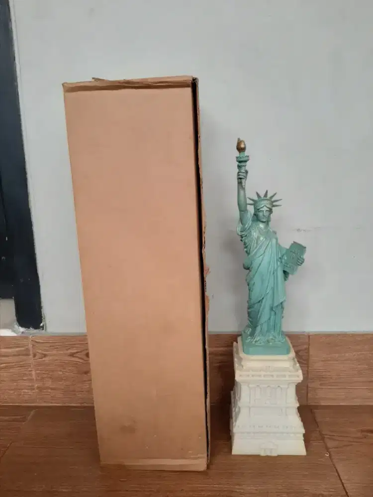 Vintage Statue Of Liberty Buatan USA Asli