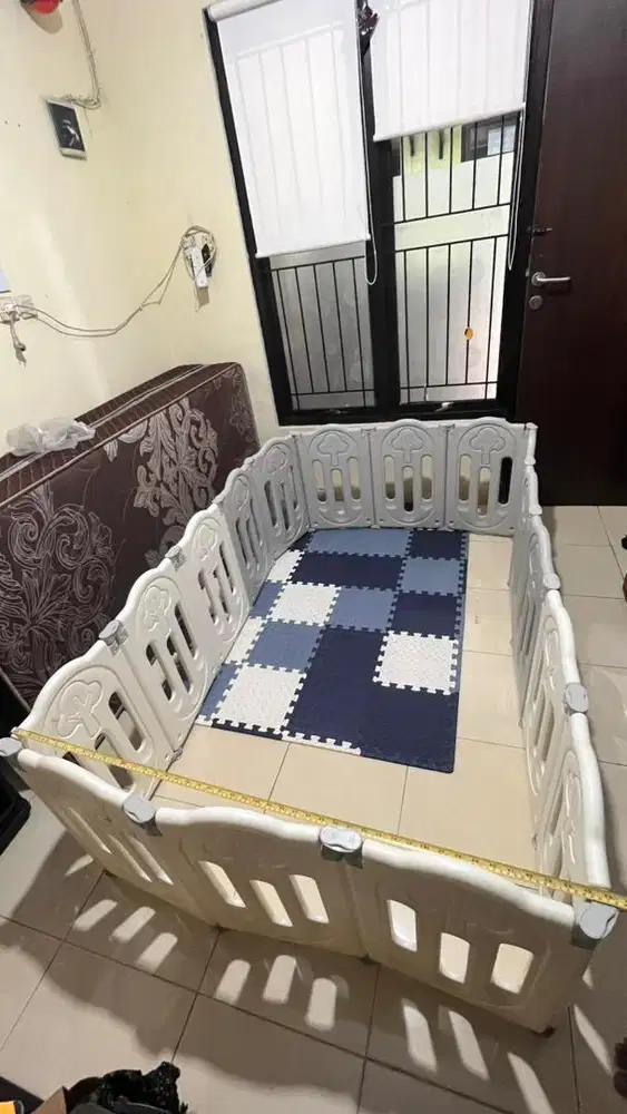 Pagar Bayi / Baby Playpen Putih Kondisi Bagus