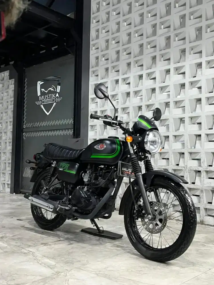 KAWASAKI W175 CAFE 2021 - Chintia Mustika